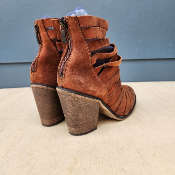 Free People Hybrid Strappy Cognac Leather Heeled Ankle Boot -Size EU 38 / US 7.5 - Picture 8 of 11